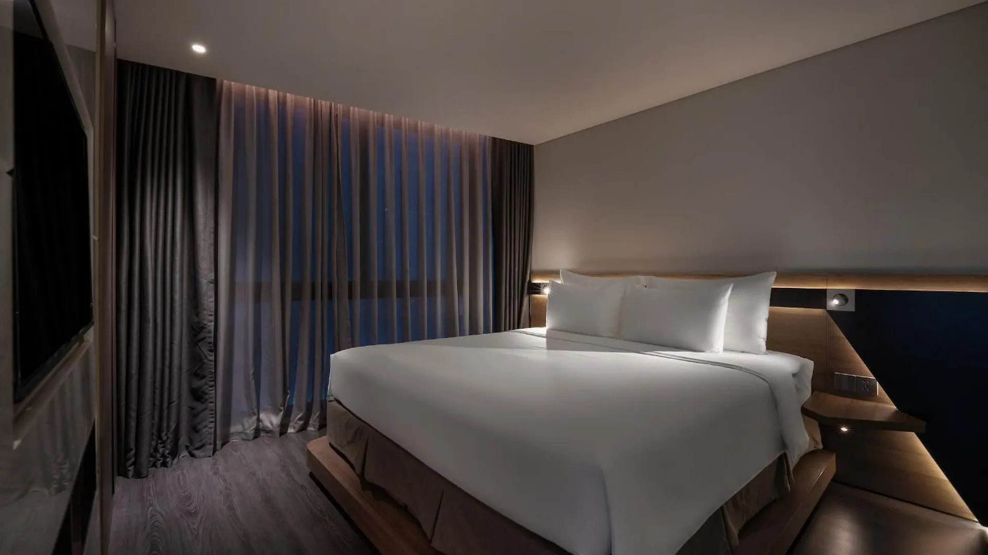 Draco Hotel & Suites 다낭